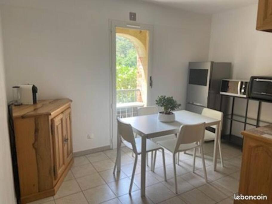 Le Provence Avec Piscine, Climatisation Et Parking Appartement Uzès Buitenkant foto