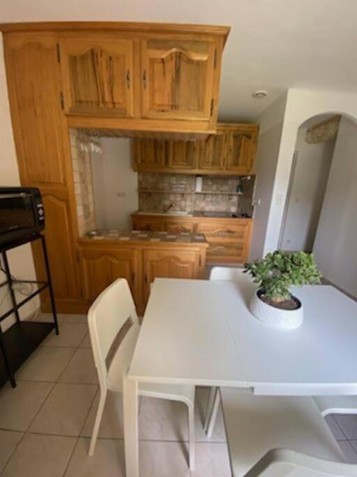 Le Provence Avec Piscine, Climatisation Et Parking Appartement Uzès Buitenkant foto